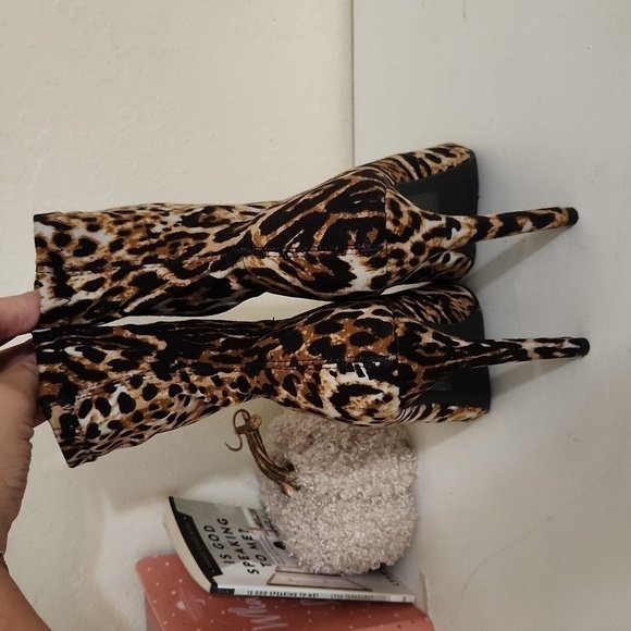 New Leopard print Boots Fall Winter Contemporary Formal Party Holidays Photos - Picture 9 of 11